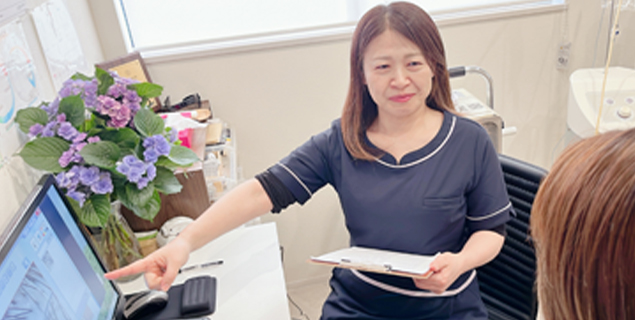 今後の改善プランを提案する様子